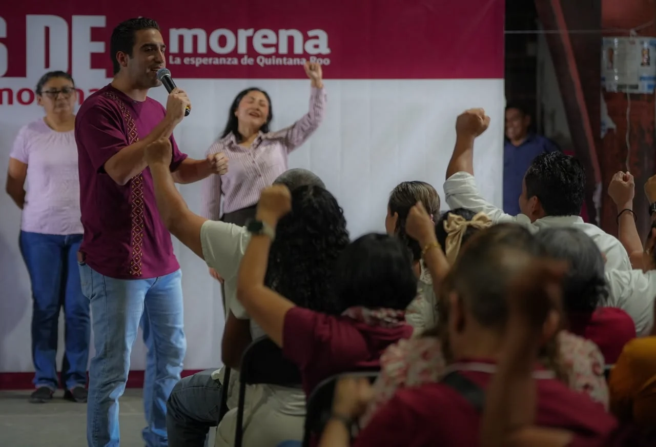 Gino Segura y Johana Acosta se reúnen con militantes de Morena en Othón P. Blanco, municipio que cuenta con 164 secciones electorales.