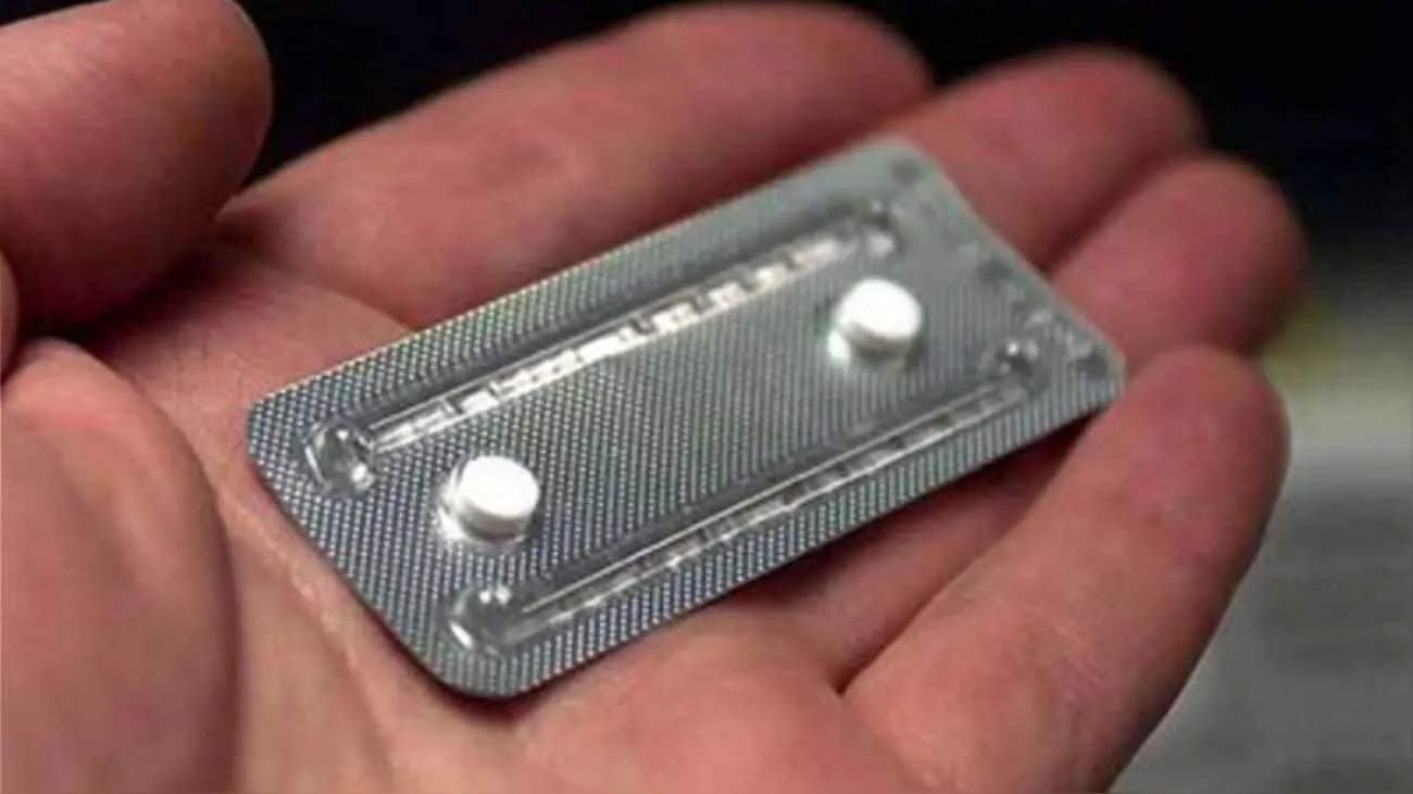 Taxista se viraliza tras comprar pastilla del día siguiente a pasajera