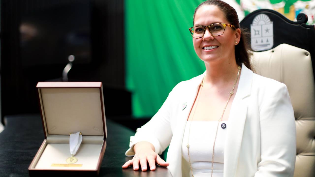 Ana Cecilia Gutiérrez Navarro es reconocida por su labor en la conservación de especies marinas