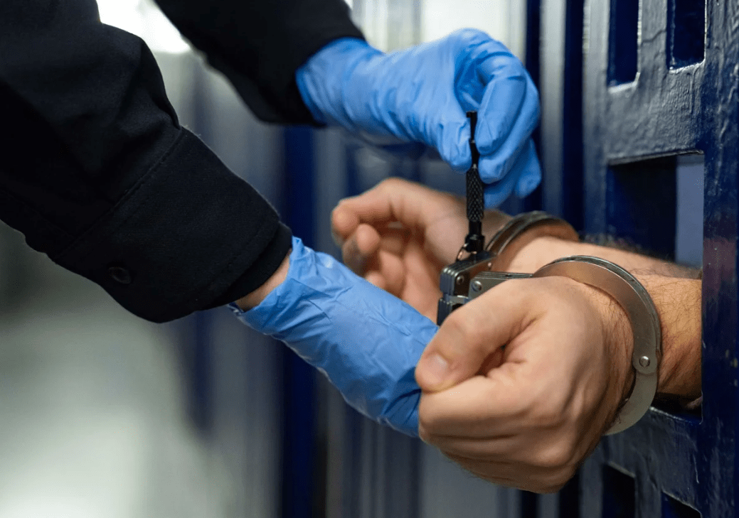 Cae estadounidense con metanfetamina en Mexicali: narcoingeniería y vigilancia al límite