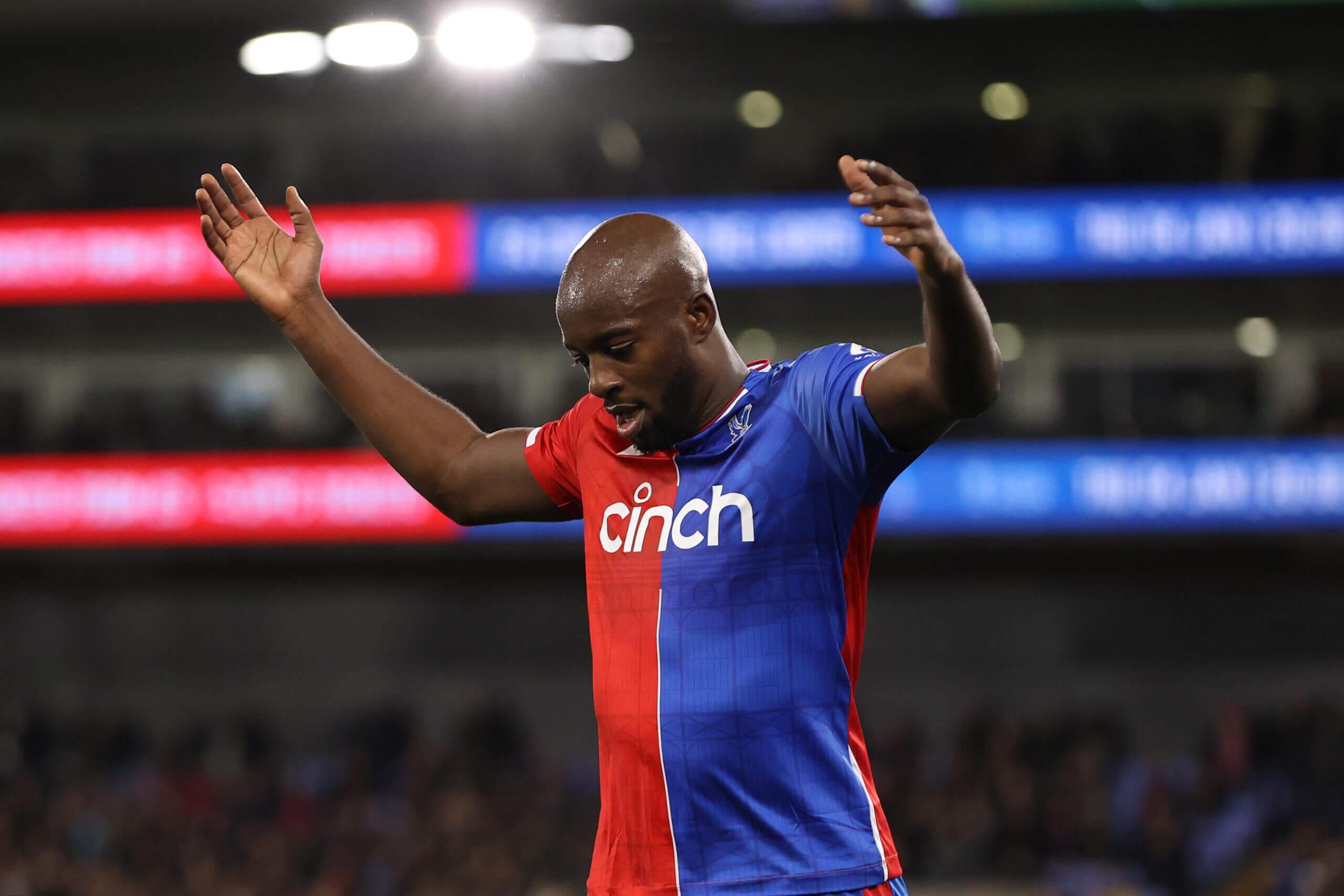 Brutal entrada en la cara: Jean-Philippe Mateta sufre una lesión craneal tras un impactante choque