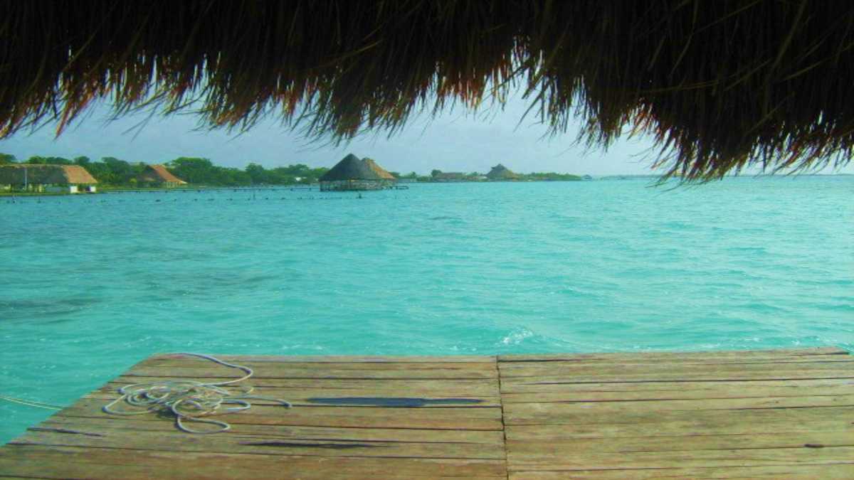 Escándalo ambiental en Bacalar: la obra militar que amenaza la laguna