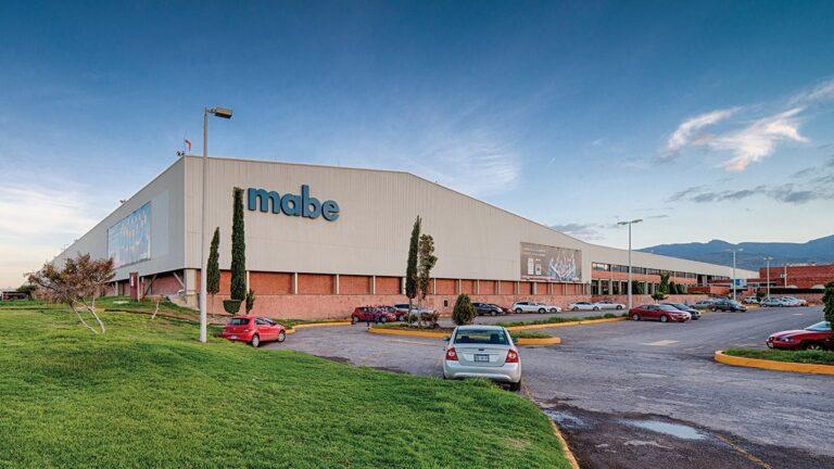 Mabe invertirá 668 mdd en México (2025-2027) bajo el Plan México. Descubre su impacto económico, creación de empleos y su rol en la manufactura global