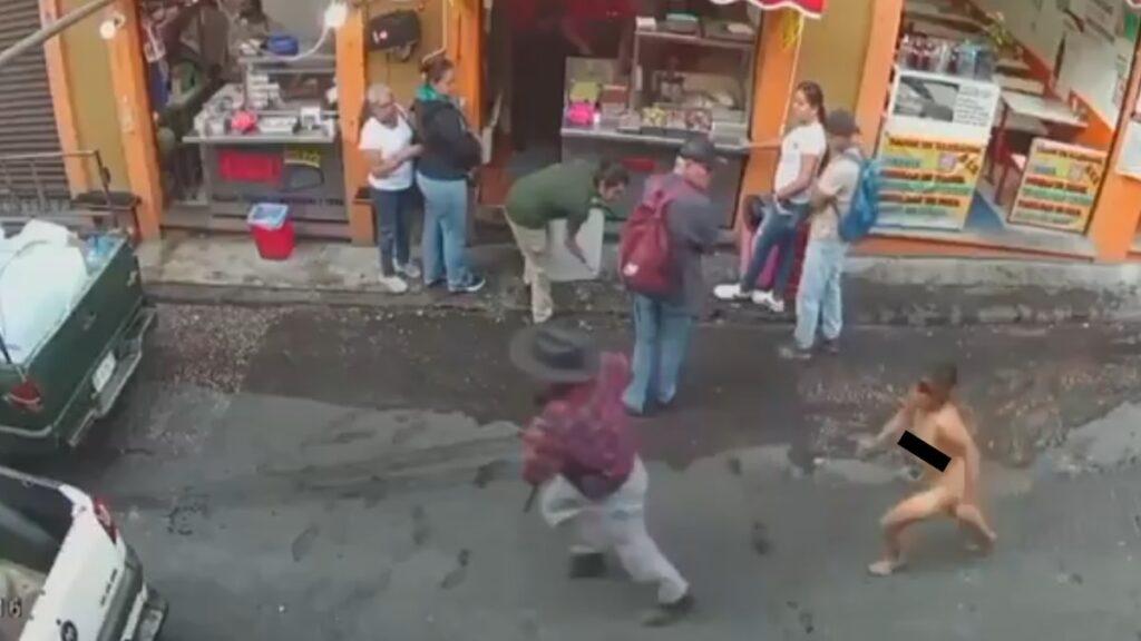 Mujer corre desnuda tras ladrón en Cuernavaca