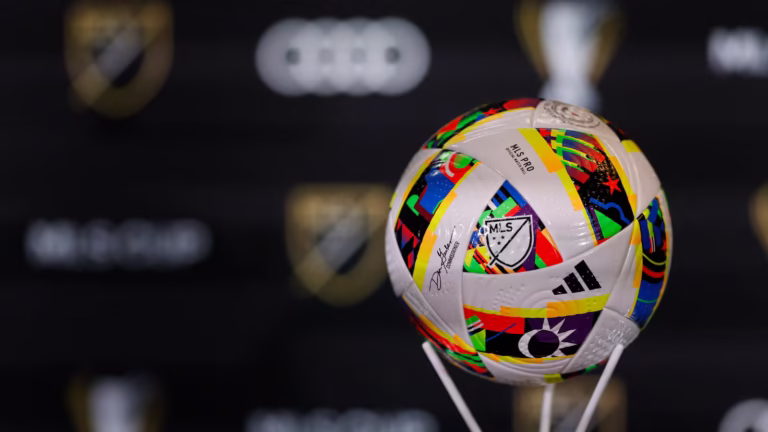 MLS, Lionel Messi, fútbol internacional, Estados Unidos, Inter Miami, David Beckham, expansión deportiva, Apple TV, fútbol latino, Luis Suárez, Sergio Busquets, jugadores designados, calendario MLS, estrellas del fútbol, historia de la MLS, audiencia futbolera, impacto social del fútbol