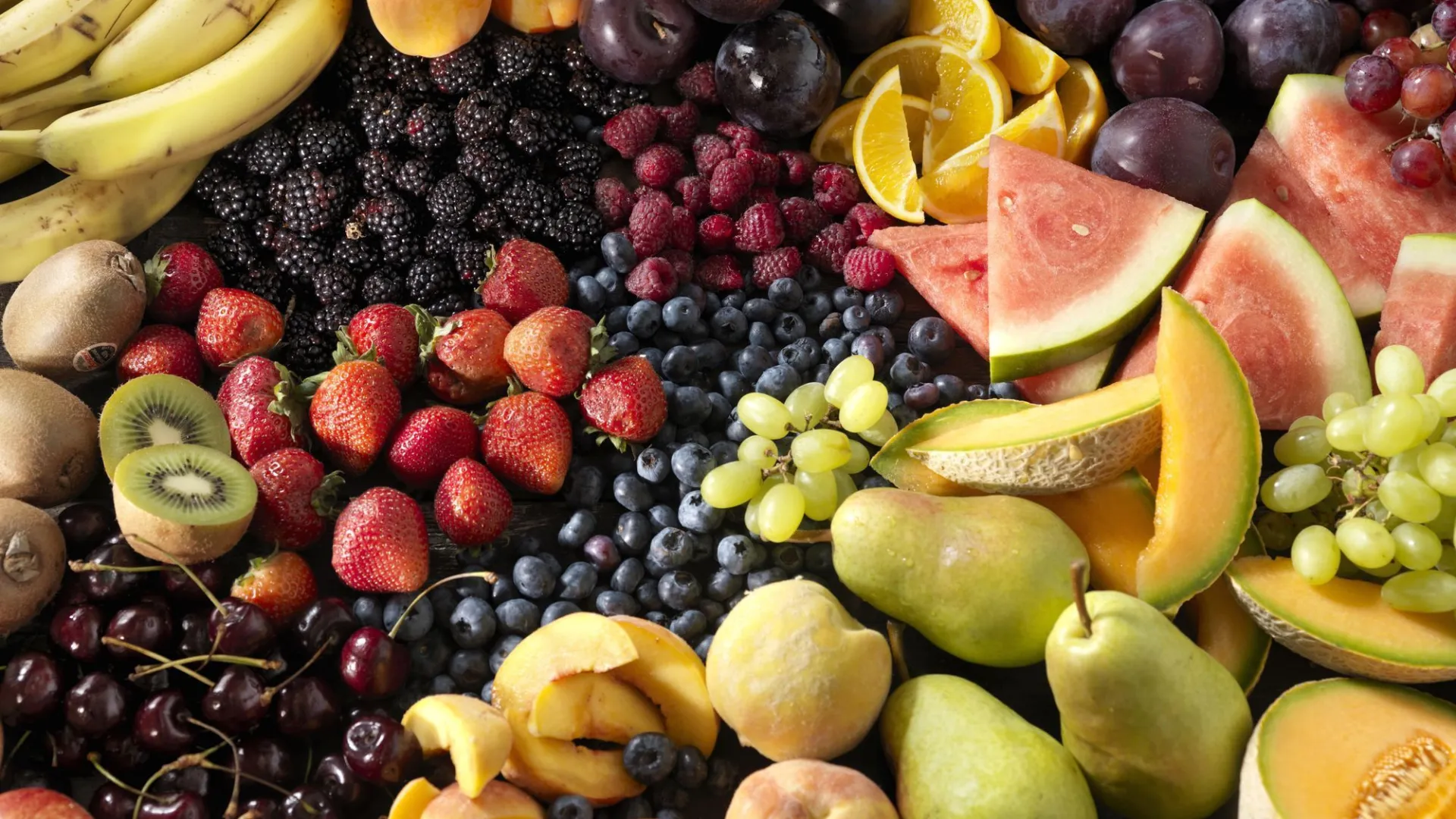 Melatonina natural: Tres frutas que puedes comer antes de dormir para conciliar el sueño rápidamente