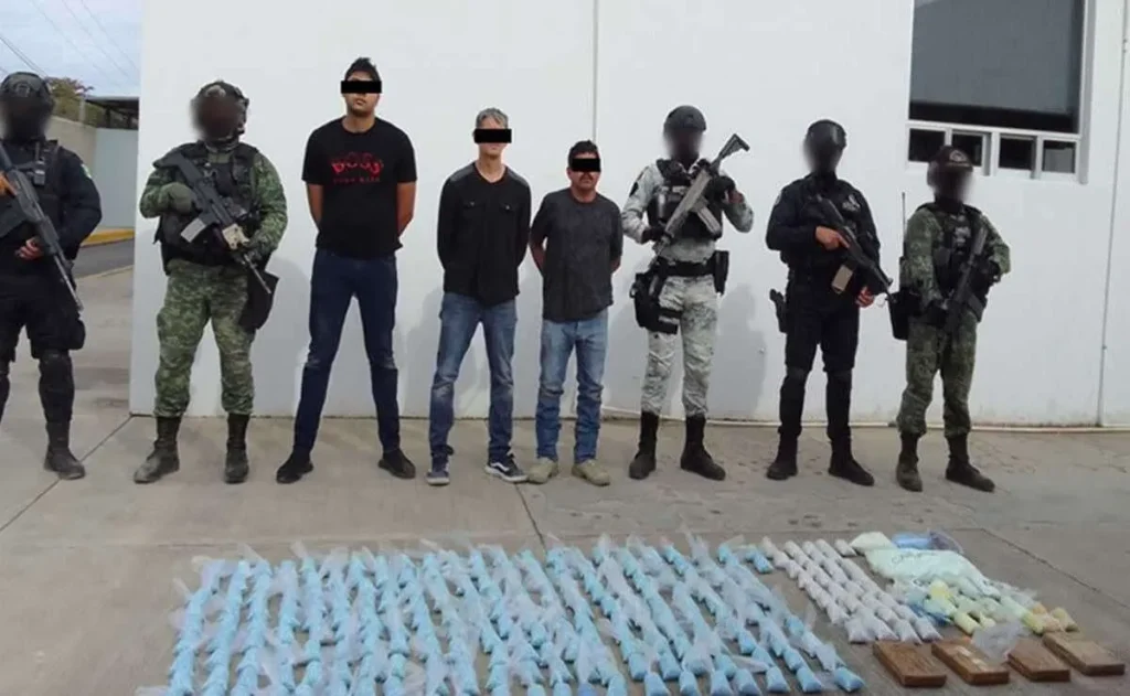 Autoridades mexicanas confiscan 42 kg de fentanilo y 7 kg de heroína en Tecate. Analizamos el impacto de este golpe al Cártel de Sinaloa.