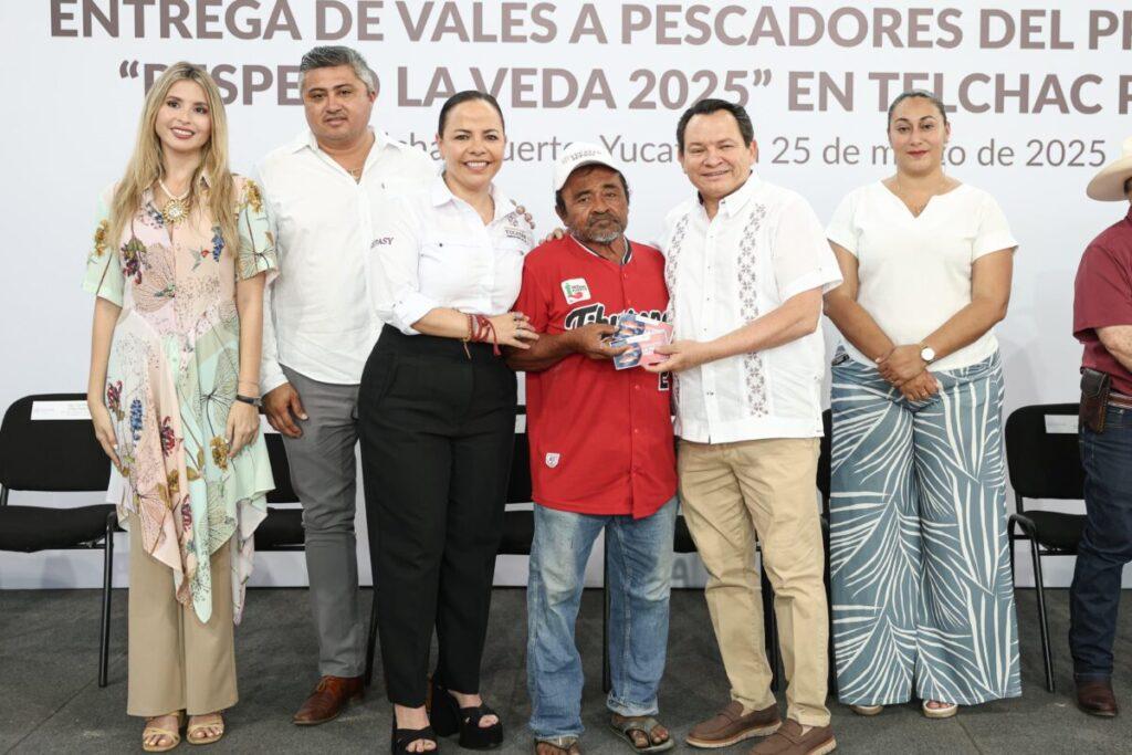 Gobierno entrega 1.9 mdp a pescadores en Telchac por “Respeto la Veda 2025”