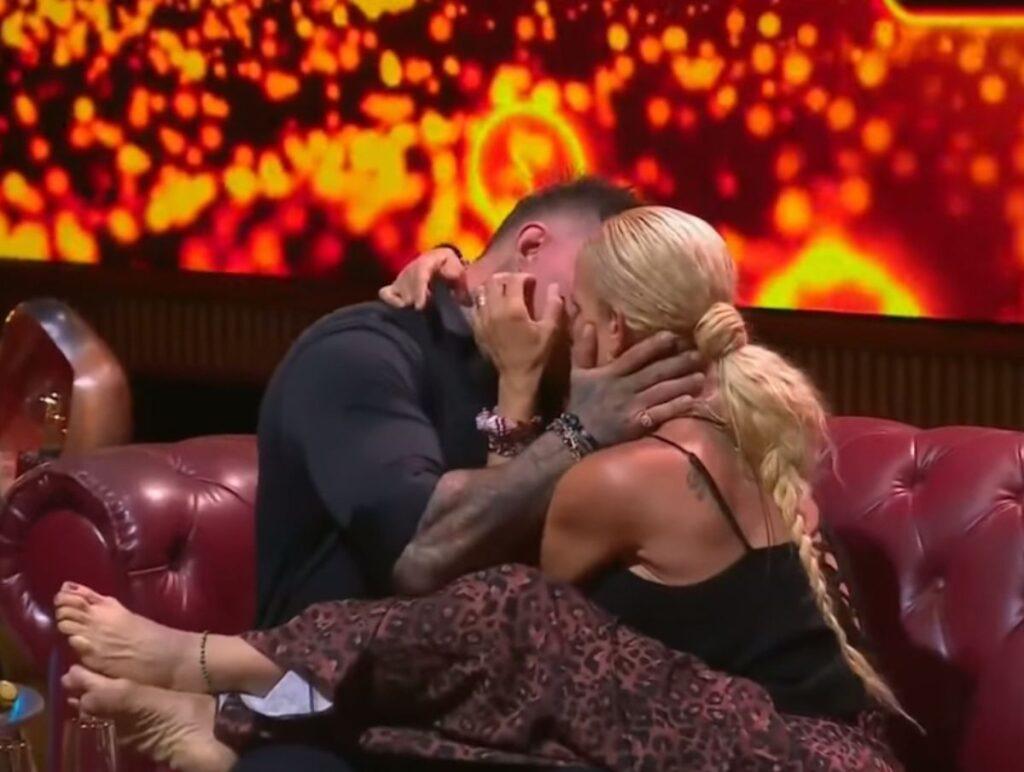 Niurka Marcos acepta propuesta de matrimonio en vivo en reality show