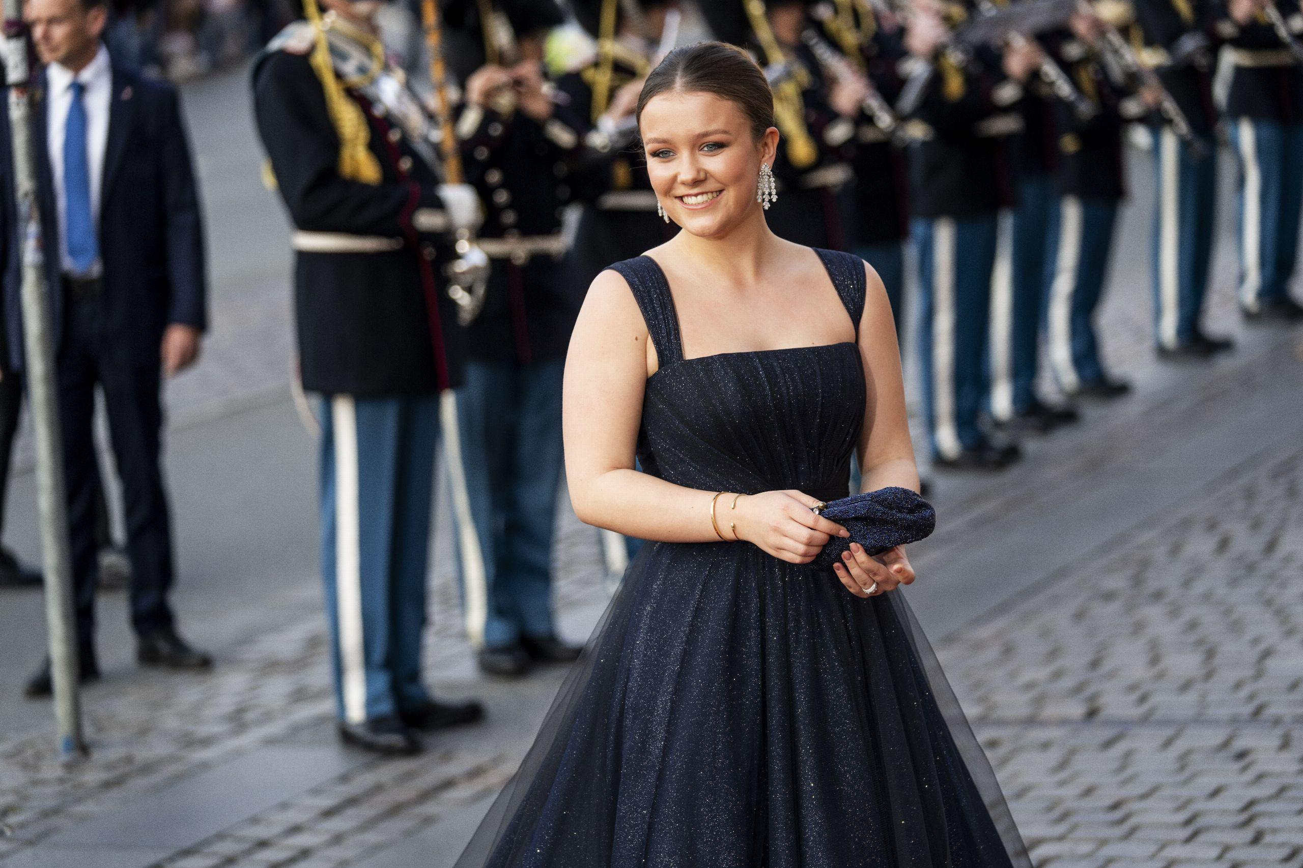 Princesa Isabella de Dinamarca deslumbra en su lujosa fiesta de 18 años