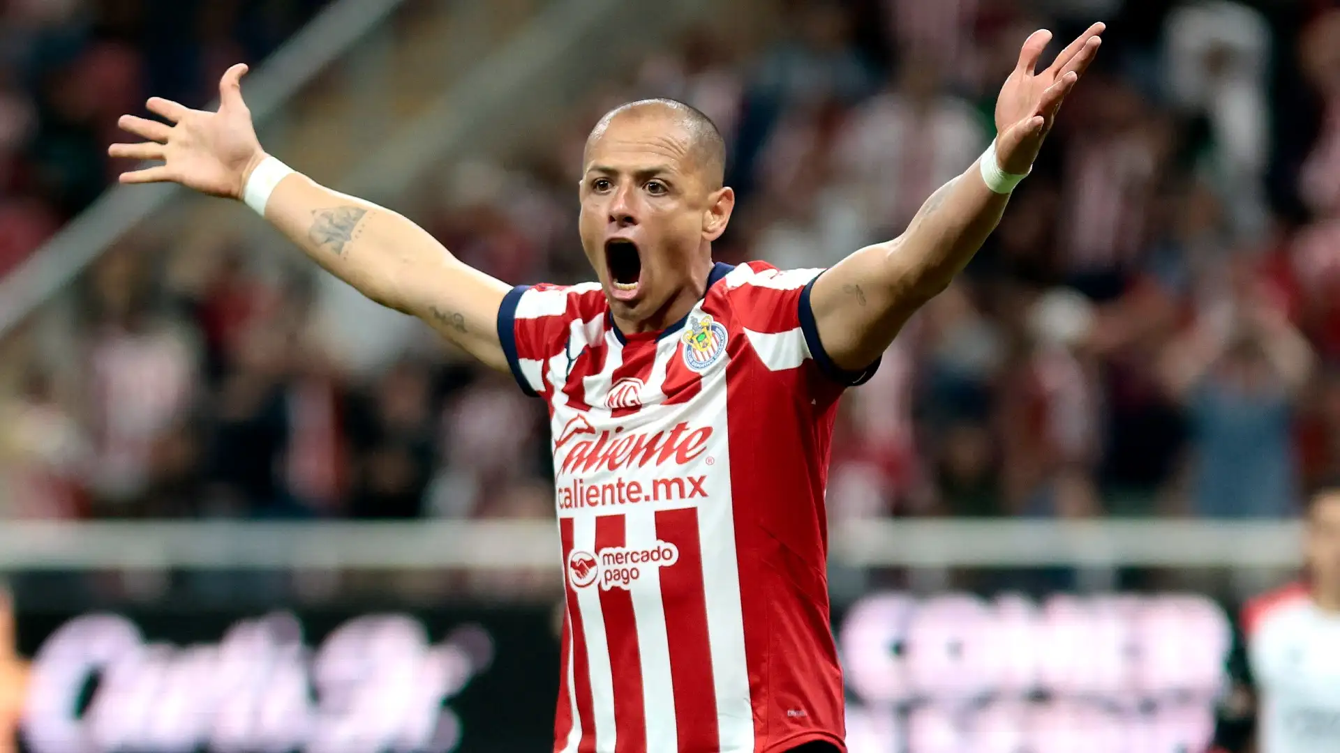 Chicharito abucheado en el Akron: La crisis silenciosa en Chivas