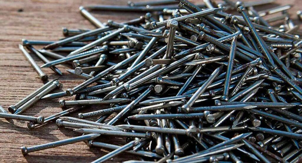 Clavos de acero chinos: Dumping golpea a industria mexicana