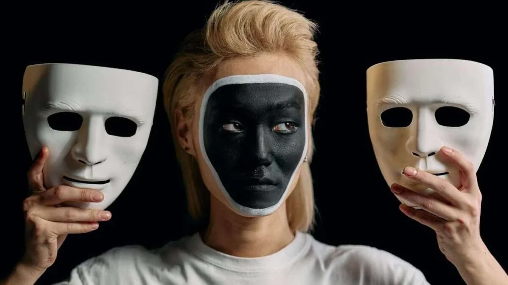 Persona histriónica: Qué es y cómo reconocer a alguien que vive del drama