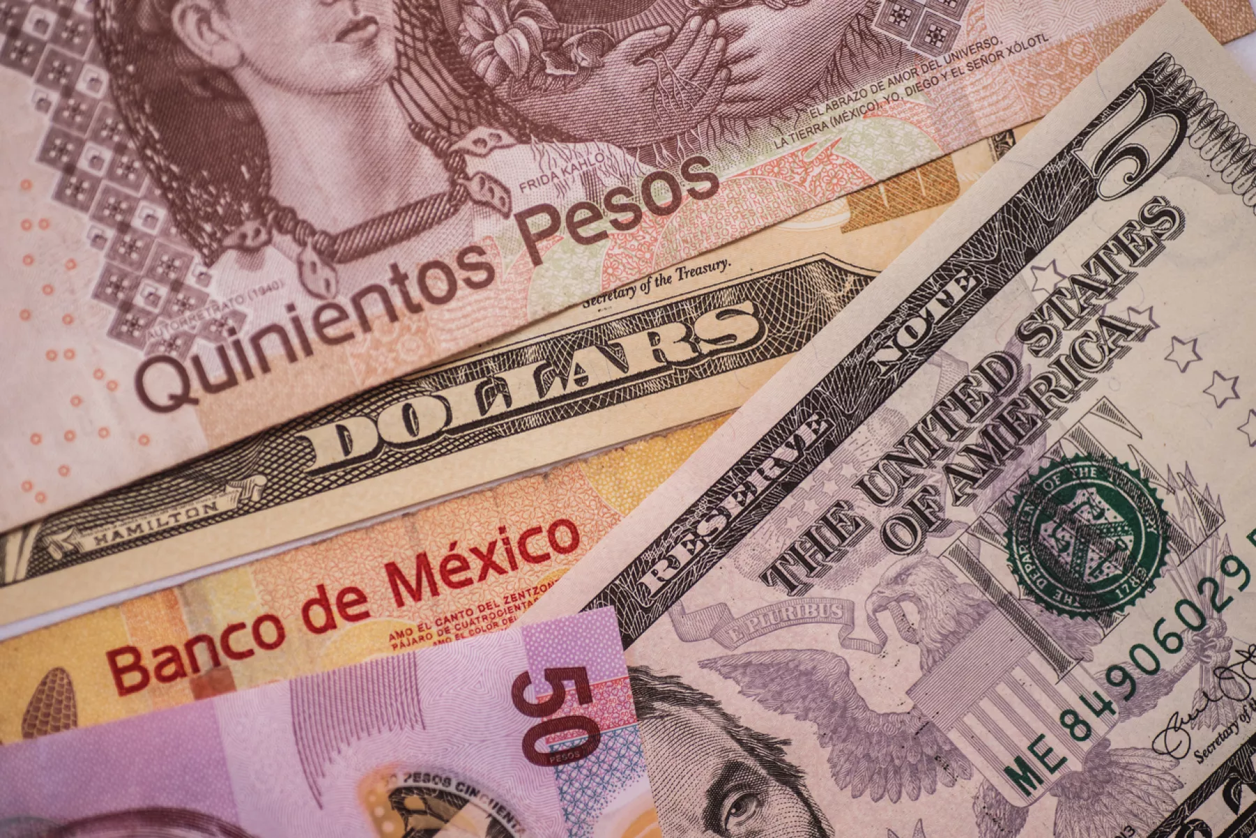 Peso mexicano gana fuerza frente al dólar: ¿Por qué se fortalece hoy?