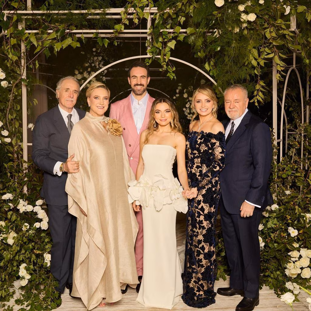 Sofía Castro Enciende las Redes con Fotos Inéditas de su Boda