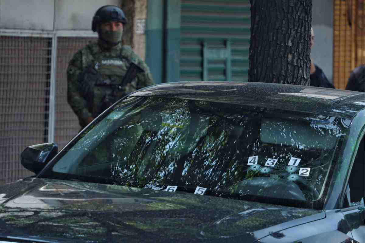 Asesinato de colaboradores de Clara Brugada: un crimen político con sello militar