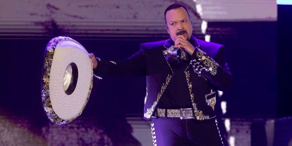 Pepe Aguilar estalla por atención médica: “Tratan mejor a mis perros”