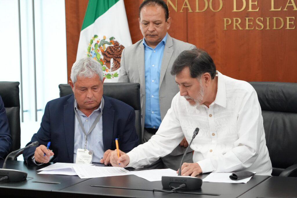 Carlos Velázquez de León se disculpa con Noroña