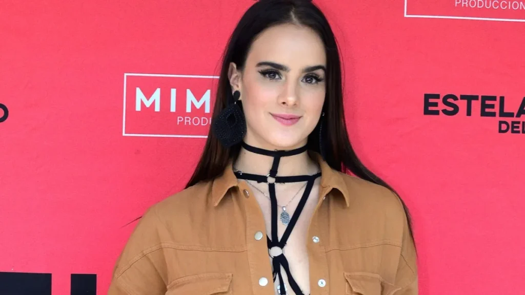 Gala Montes impone moda con audaz tendencia sin cejas que divide opiniones