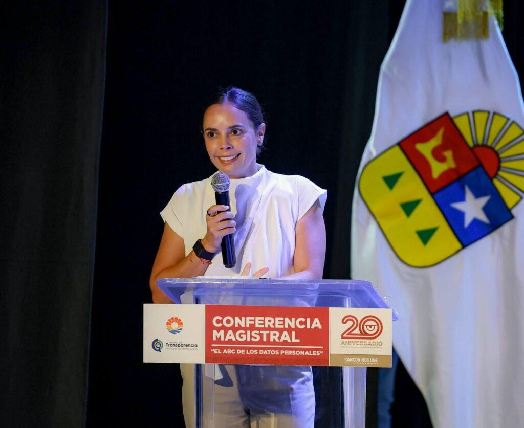 La Voz del Pueblo: Ana Paty Peralta responde a más de 1700 cancunenses