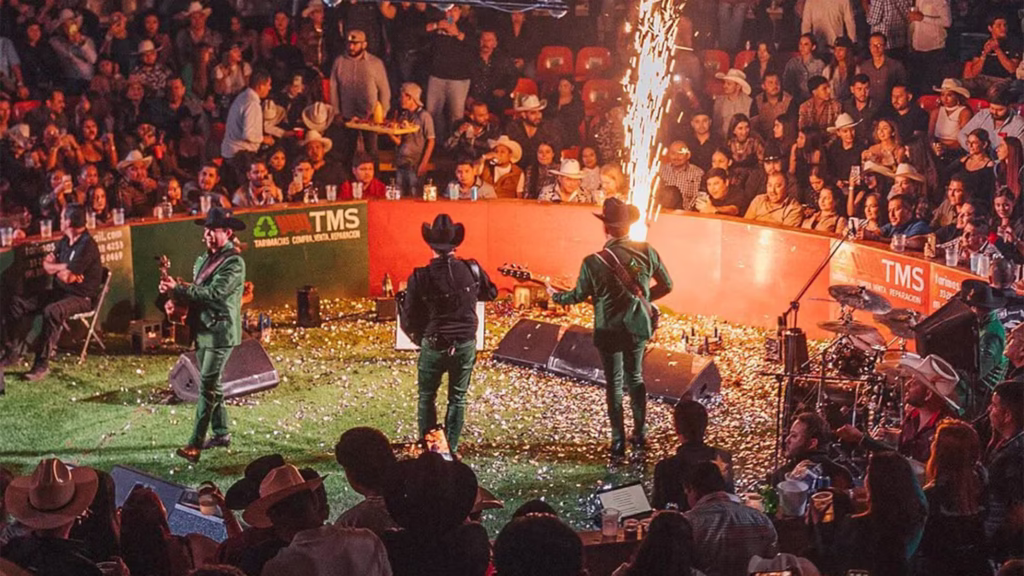 Los narcocorridos no mueren: La estrategia de karaoke con la que Los Alegres del Barranco desafían la ley