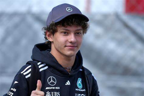 Kimi Antonelli rompe récords en F1: el piloto más joven en liderar una carrera