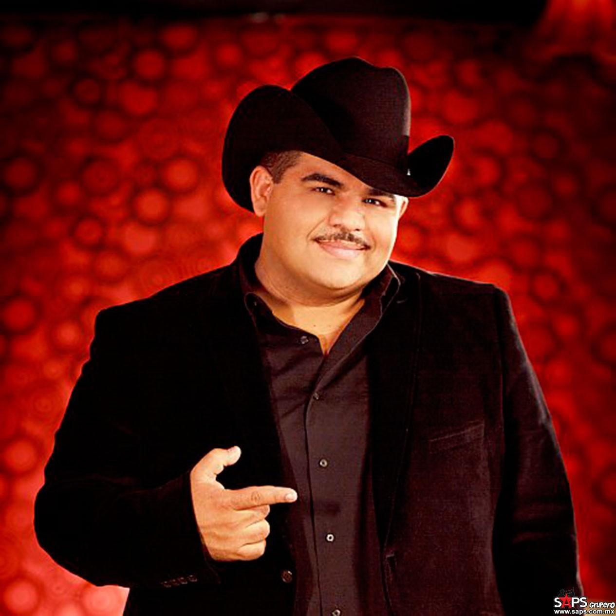 Chuy Lizárraga en el ojo del huracán: Cancelado por su reacción ante beso gay