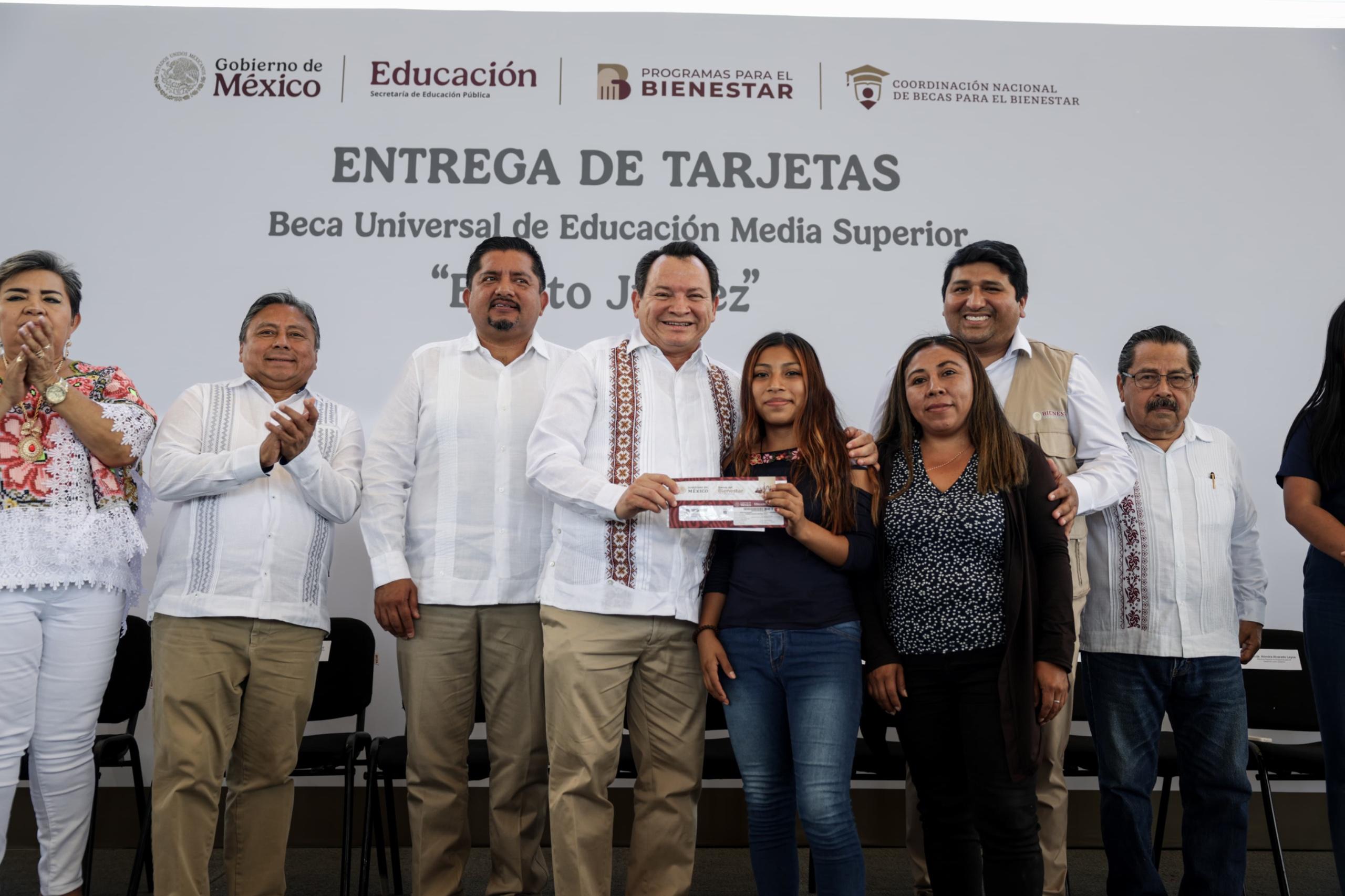 Becas Benito Juárez: 24 mil estudiantes yucatecos ya reciben apoyo educativo