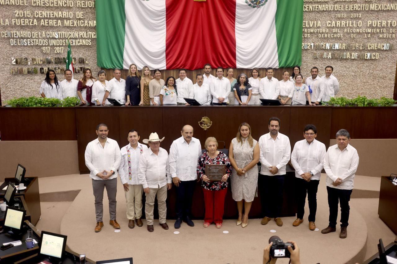 Ana Rosa Villanueva: 60 años de pasión por la educación en Yucatán
