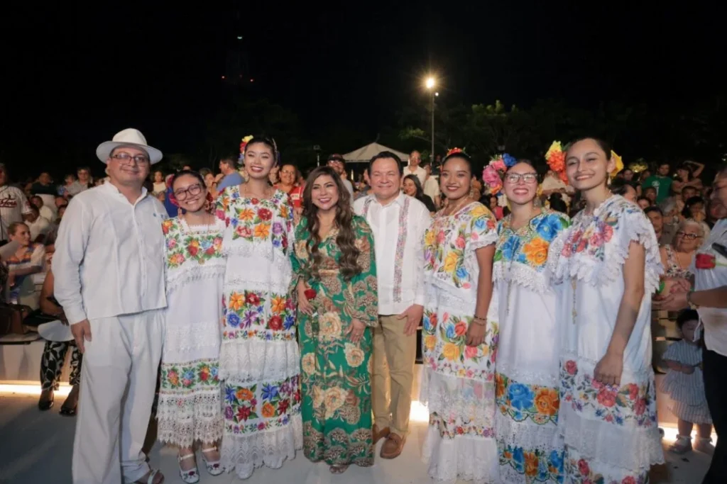 Celebran el Día de las Madres en Yucatán con música, regalos y comunidad
