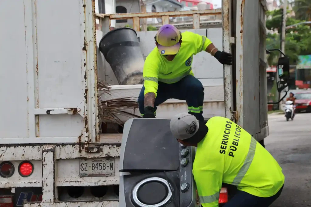 Isla Mujeres se blinda contra el dengue: ¡Descacharrización al rescate!