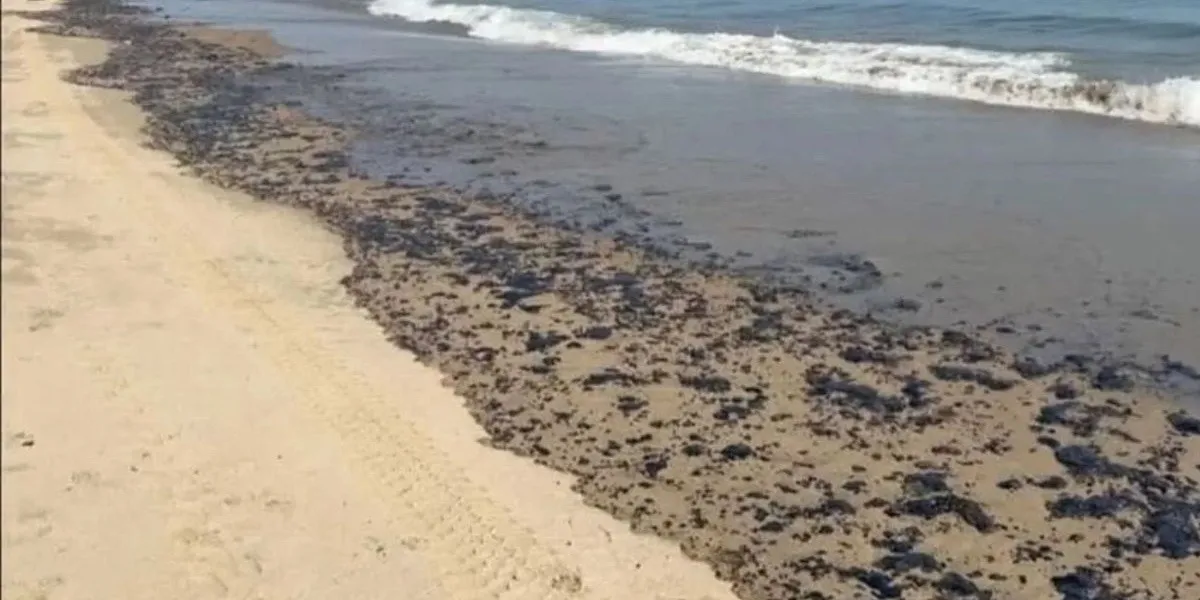 Derrame de hidrocarburo en Paraíso pone en alerta a Tabasco: playas cerradas