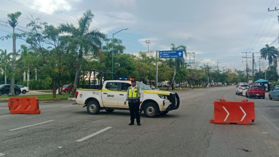 Tráfico en Cancún: ¡5 calles cerradas HOY! ¿Cómo evitar el caos?