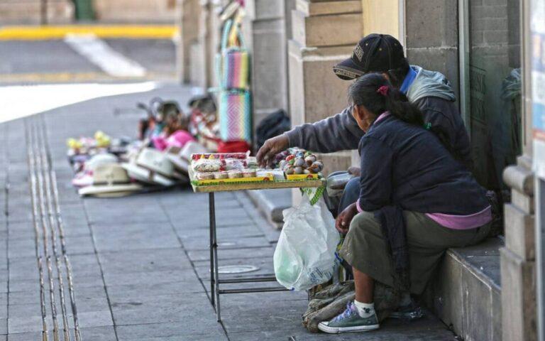 Pobreza laboral en México: ¿Cuántos no pueden costear la canasta básica?