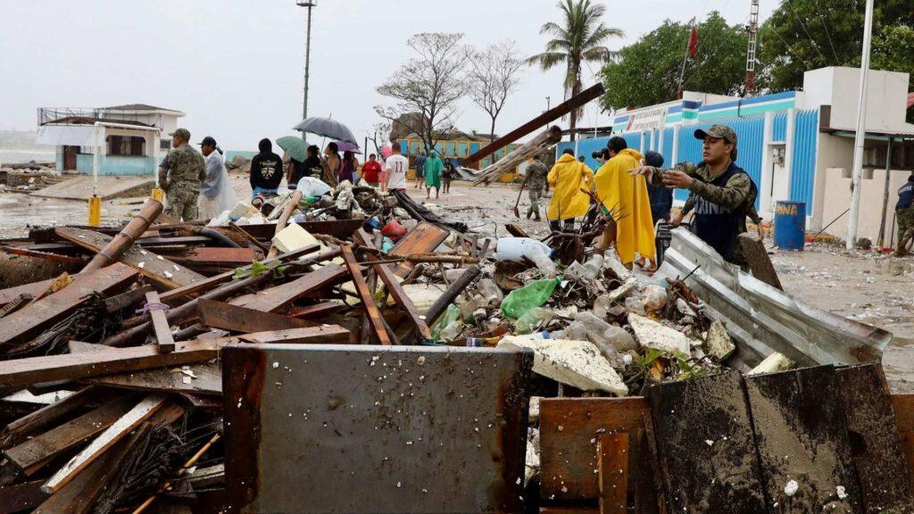 Afectaciones por huracán Erick en Oaxaca: balance de daños y rescates