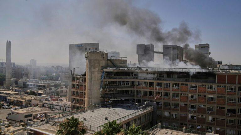 Ataques Irán Israel: Misiles alcanzan hospital, reactor nuclear bombardeado