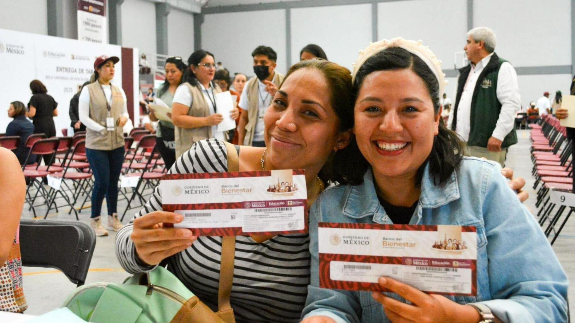 ¡Atención estudiantes! Beca Rita Cetina 2025 entrega $5,700 a primeros beneficiarios