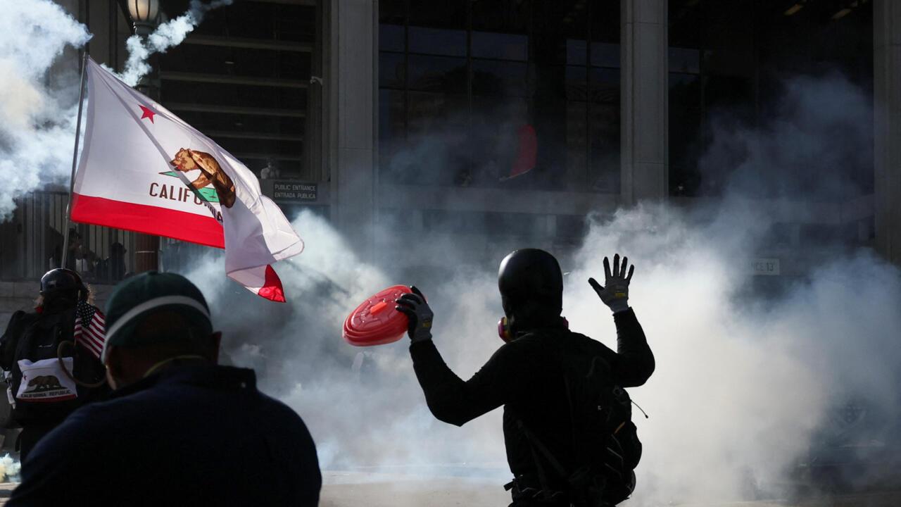 Caos en manifestaciones masivas contra Trump: Redadas y represión en EE.UU.