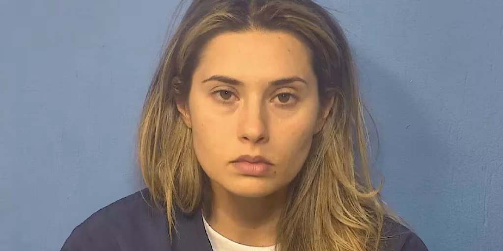 Maestra Illinois detenida por abuso sexual de estudiante