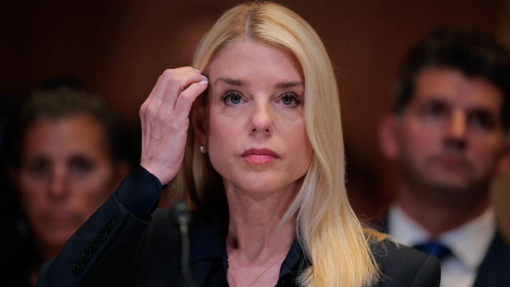 Pam Bondi alerta: México es enemigo de EU