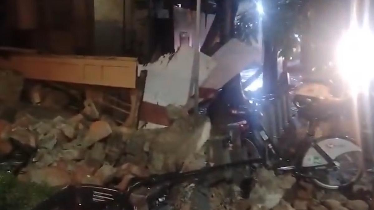 ¡Alerta en la Roma Norte! Edificio se desploma tras intensas lluvias en cdmx