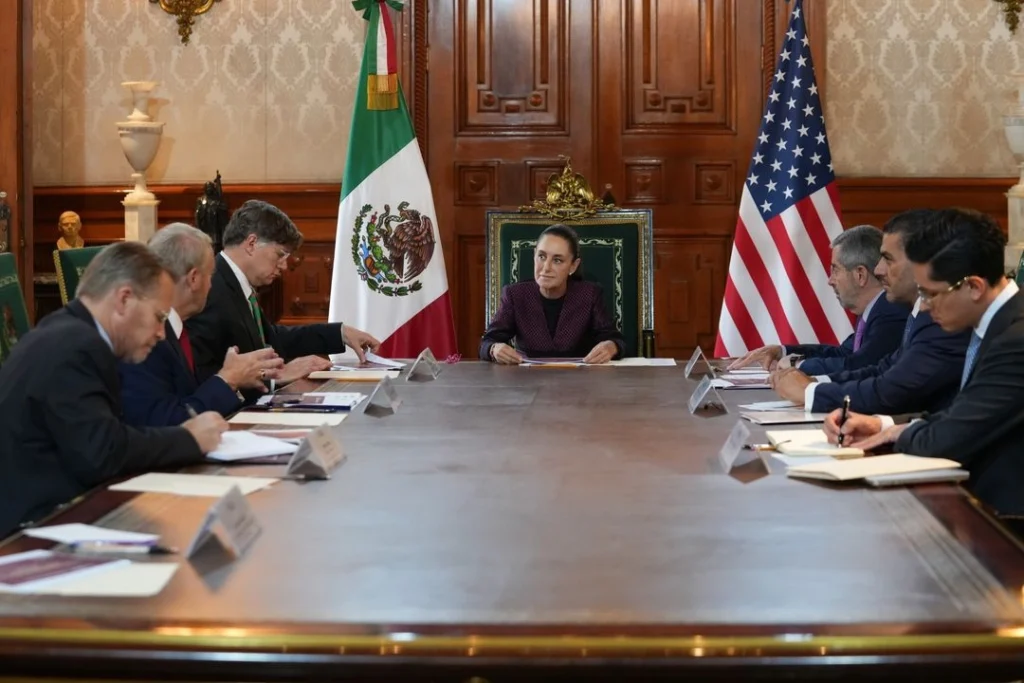 Reunión Claudia Sheinbaum con Christopher Landau concluye en Palacio