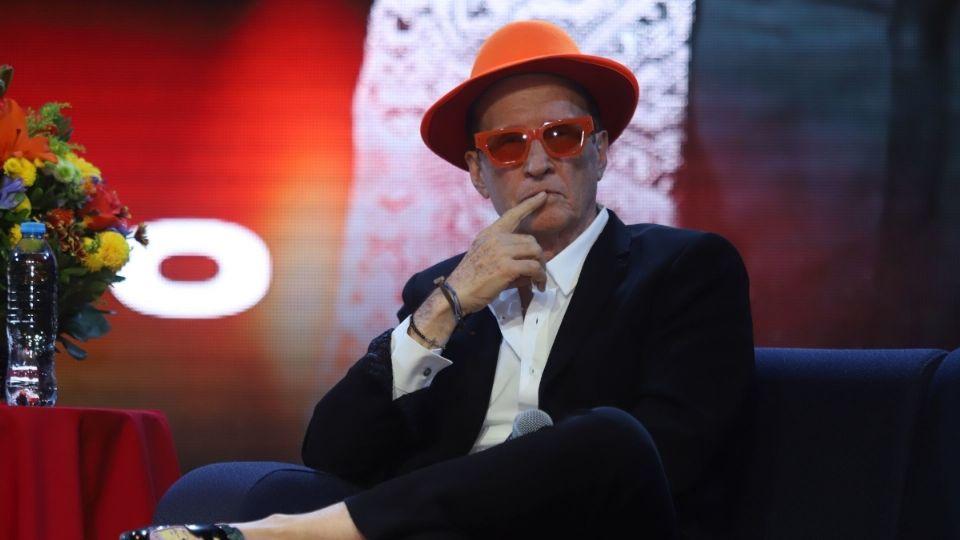 Hija de Emmanuel reacciona a problemas de salud del cantante