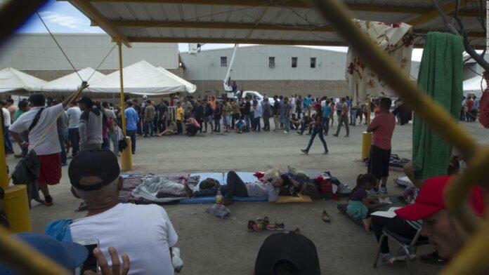 -inmigrantes-en-espacio- Confirman ‘Alcatraz de los caimanes’ para migrantes en Florida