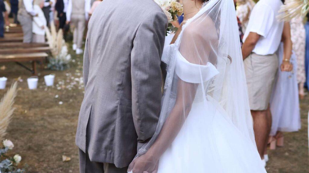 Novia asesinada al salir de su boda en Francia: sicario también muere