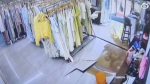 Inundación por tubería en Nanjing: caos en tienda de ropa en China