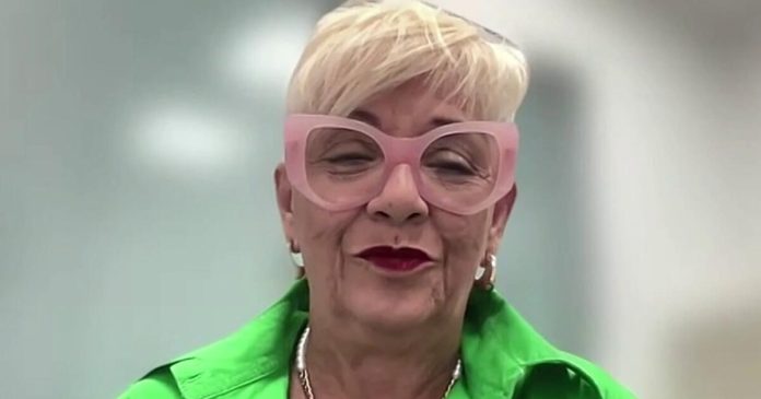 Dorca Rivera: La abuela que cautivó a Bad Bunny en concierto Dorca Rivera: La abuela que cautivó a Bad Bunny en concierto