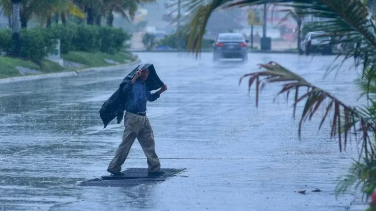 Clima en México: lluvias y altas temperaturas por monzón y onda tropical