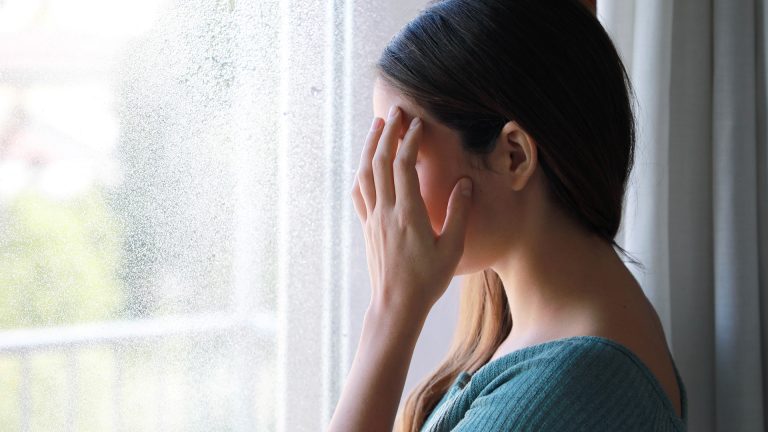 Cómo la depresión secuestra tu conducta: claves psicológicas y neurológicas