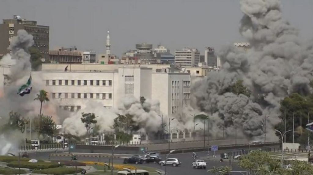 Israel Bombardea el Ministerio de Defensa de Siria en Damasco